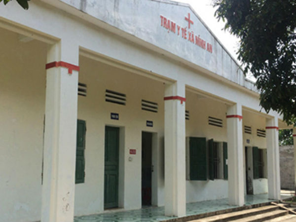 Bé gái 3 tuổi tử vong sau khi được trạm trưởng y tế đến nhà tiêm thuốc