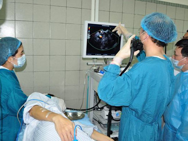 Nam thanh niên mang khối u gan 'khủng' hiếm gặp trên thế giới