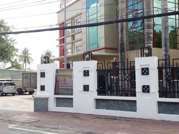 Thanh niên chơi ma túy nhảy lầu khách sạn khi thấy cảnh sát