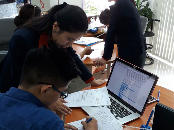 Choáng váng với 'thủ thuật' thu phí của ngân hàng