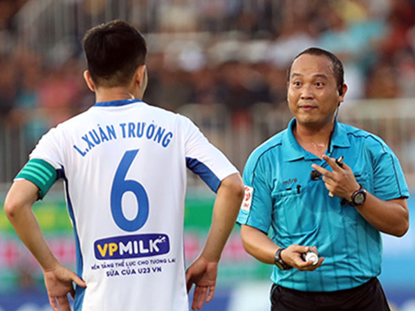 Chủ tịch VPF: 'Các trọng tài V-League cần lấy lại thể diện nghề nghiệp'