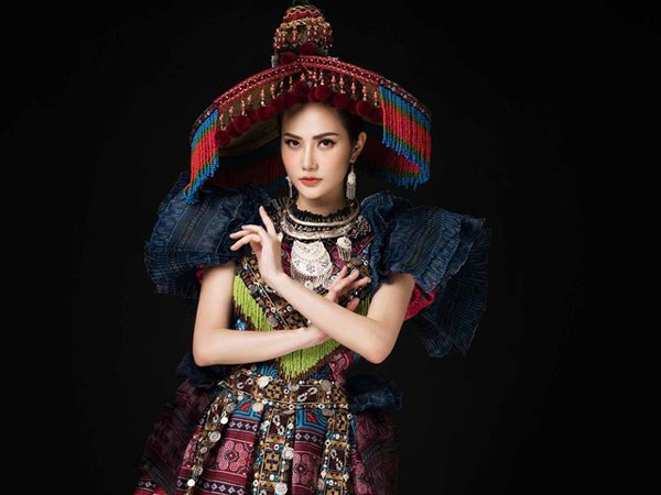 Diệu Linh diện trang phục dân tộc H’Mông thi Nữ hoàng Du lịch Quốc tế