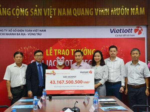 Người phụ nữ ở Hậu Giang trúng độc đắc hơn 43 tỷ đồng