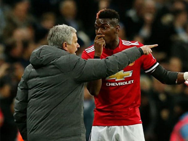 Pogba ca ngợi Mourinho khi nhận giải Cầu thủ Man Utd hay nhất tháng