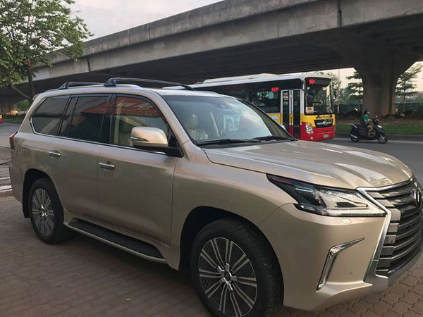 Sốc với giá bán 'chuyên cơ mặt đất' Lexus LX570 2018 nhập Mỹ tại Hà Nội