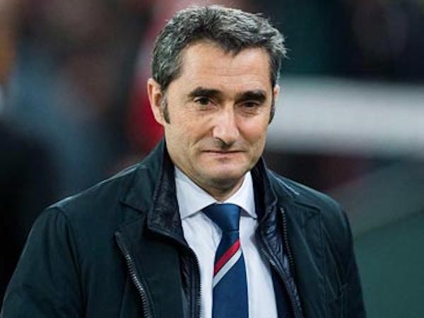 Valverde sẽ tiếp tục là HLV của Barca mùa tới