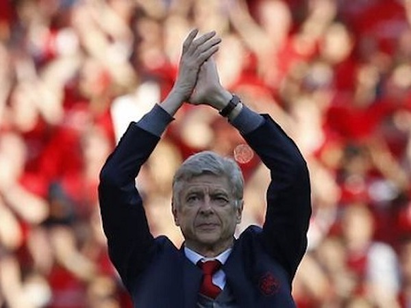 Wenger bất ngờ vì được nhiều đội chào đón