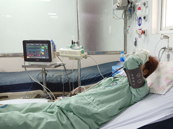 Hà Nội: Tiêm thuốc làm trắng da, một phụ nữ sốc phản vệ suýt chết