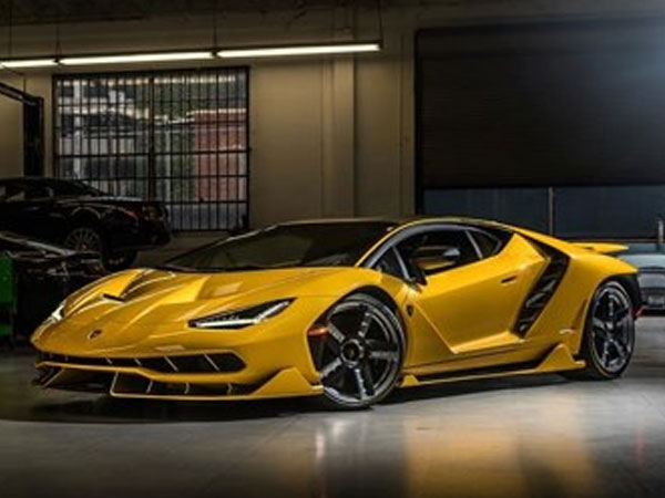 Lamborghini triệu hồi Centenario vì sai nhãn trọng lượng