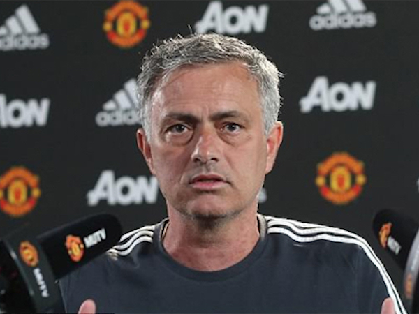 Mourinho đá xoáy Guardiola khi nói về chất lượng cầu thủ Man Utd