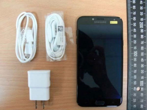 NÓNG: Samsung Galaxy J4 2018 lộ ảnh thực tế, giá rẻ 4,5 triệu đồng