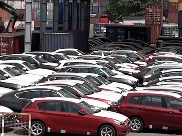 Hơn 250 ôtô BMW vô chủ ở cảng Cái Mép