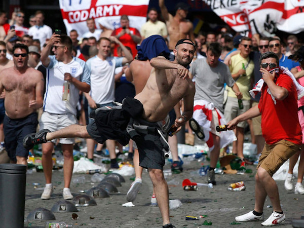 Hooligan hết đường đến World Cup