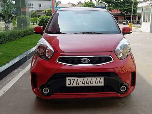 Kia Morning mang biển kiểm soát 37A-444.44 gây sốt mạng xã hội