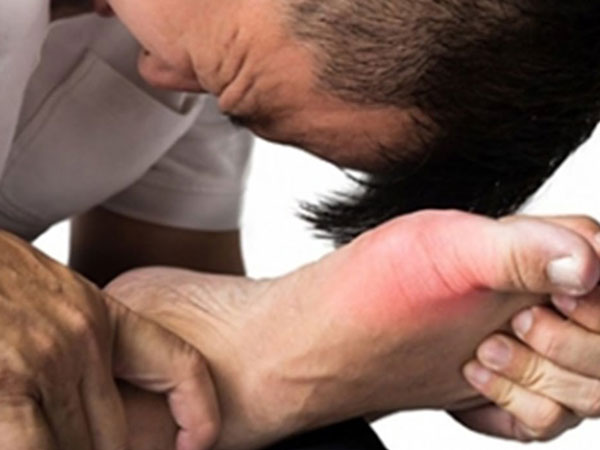 Mẹo giảm đau nhức cho người bệnh gút