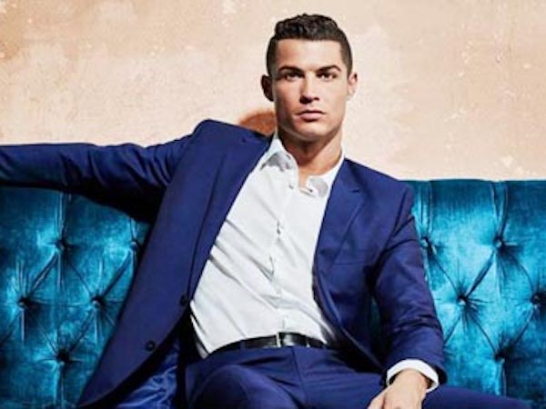 Ronaldo làm phim, mở nhà hàng