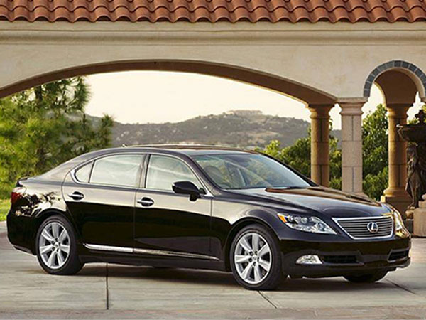 Vì sao pin ôtô hybrid có giá hơn 300 triệu tại Việt Nam?