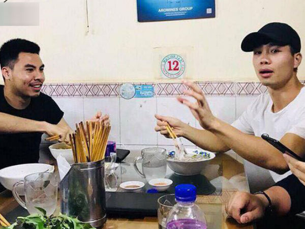 Bỏ lại trận cầu cực 'nóng', sao HAGL rủ sao Hà Nội FC đi... ăn phở