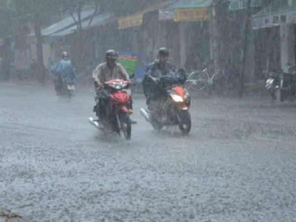 Dự báo thời tiết 12/5: Hà Nội mưa dông 2 ngày liên tiếp