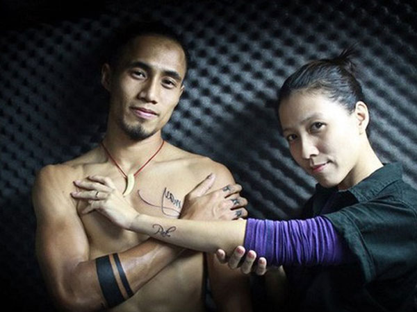 Bị cư dân mạng chỉ trích, bà xã Phạm Anh Khoa gỡ bỏ phát ngôn 'tự hào về anh'