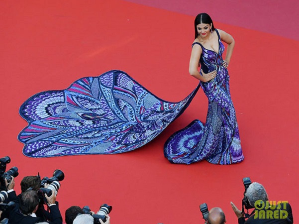 Cận cảnh mẫu váy lộng lẫy tốn 3.000 giờ làm của Hoa hậu thế giới Aishwarya Rai