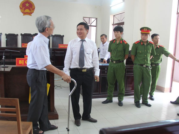 Hội bảo vệ Quyền trẻ em quyết vào cuộc: 'Đã là dâm ô trẻ em, sao được cho tại ngoại, hưởng án treo?'
