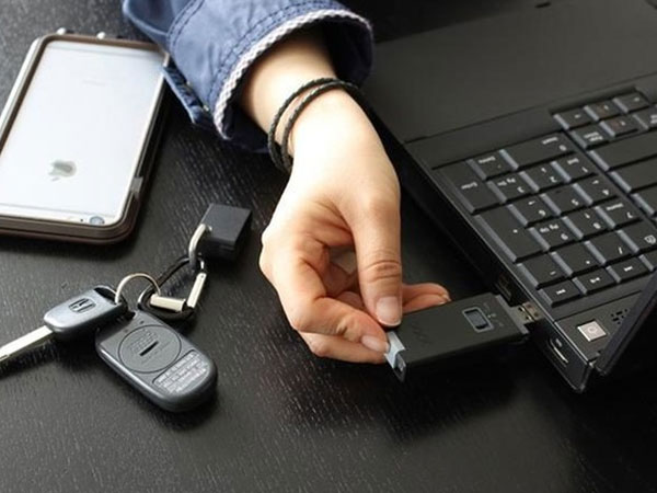 IBM cấm nhân viên trao đổi dữ liệu bằng USB hay thẻ nhớ