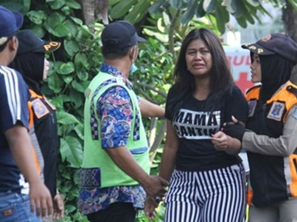 Nghi phạm đánh bom nhà thờ ở Indonesia là người trong một gia đình