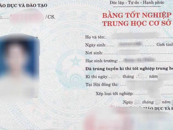 Cảnh cáo trưởng ban tổ chức huyện ủy xài bằng giả
