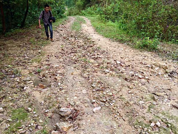 Chuyện lạ: Xã nghèo 'chịu chơi' bỏ 9 tỷ làm không nổi 1km đường