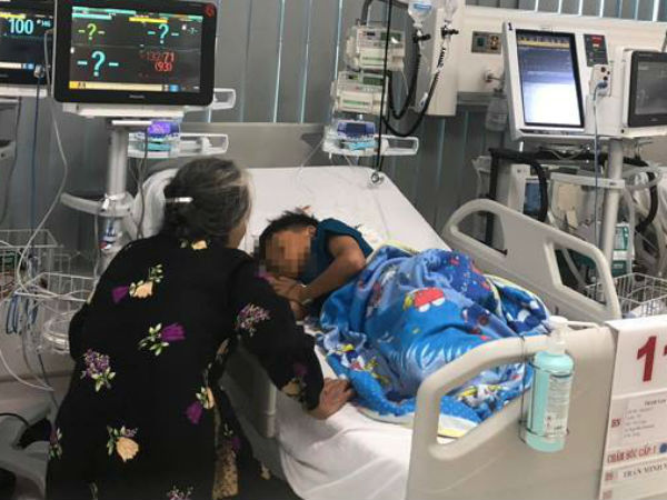 Hai em bé tự vẫn vì bị nghi oan trộm điện thoại