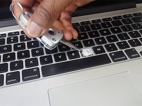 Người Mỹ kiện Apple vì bàn phím 'bướm' trên MacBook