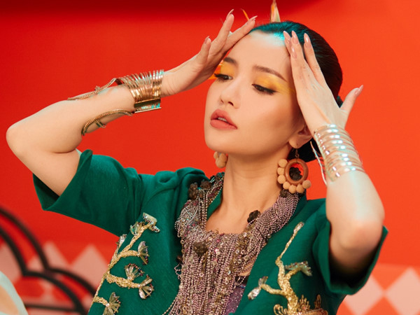 'Rớt' khỏi top thịnh hành nhường No.1 cho Bích Phương, phải chăng Sơn Tùng hay Sky dính 'Bùa Yêu' rồi?!