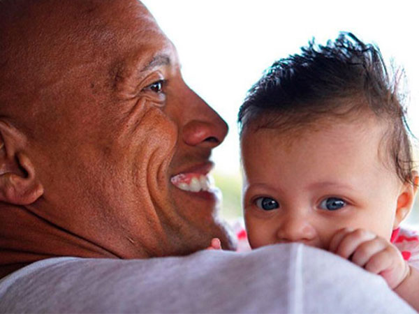 The Rock: Người đàn ông khổng lồ cơ bắp sở hữu trái tim dịu dàng và tôn trọng phụ nữ