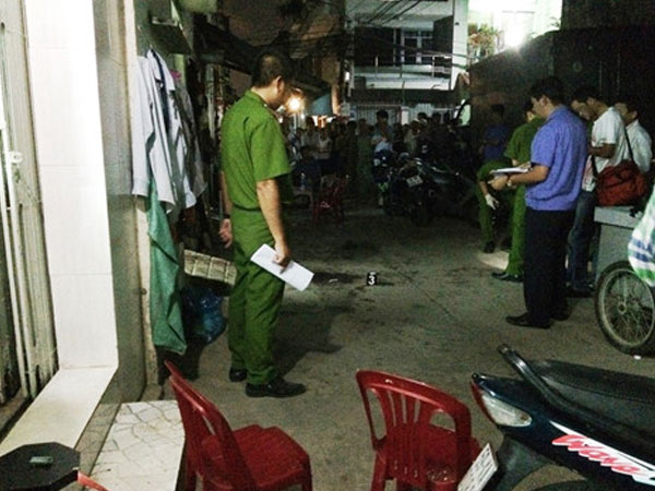 Truy bắt nghi can sát hại 2 cha con lúc sẩm tối