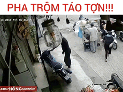 Video: Tên trộm lợi dụng sơ hở 'hack' xe ngay trước mặt chủ nhà trong một nốt nhạc