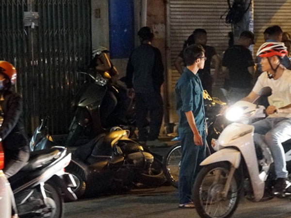 Cảnh sát vây bắt nghi can đâm chết 2 hiệp sĩ ở Sài Gòn