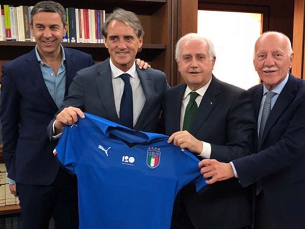 Italy bổ nhiệm Roberto Mancini làm HLV
