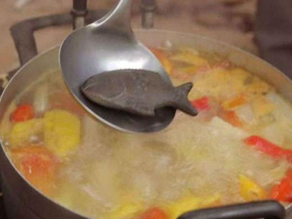 Bạn có tin cá sắt nấu canh đang cứu 2 tỷ người trên thế giới?