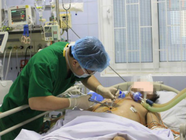 Ca mổ xuyên đêm giành giật mạng sống cho một quân nhân