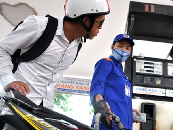 Chính phủ quyết tăng kịch khung thuế môi trường với xăng dầu