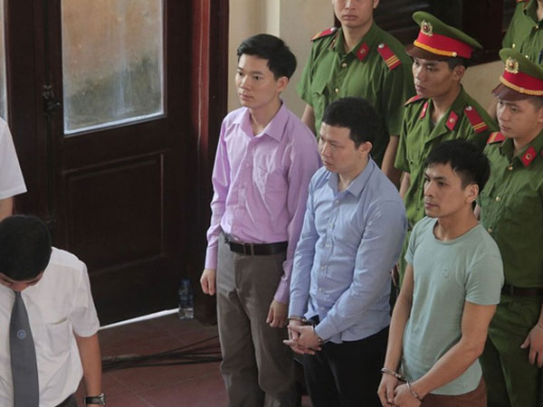 Luật sư lý giải về việc nguyên Giám đốc BV đa khoa Hòa Bình tiếp tục vắng mặt trong phiên xét xử