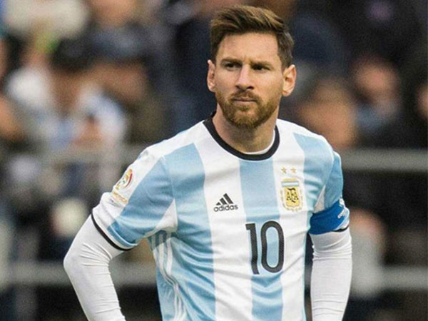 Messi: 'Tôi không có hứng làm cầu thủ số một lịch sử"