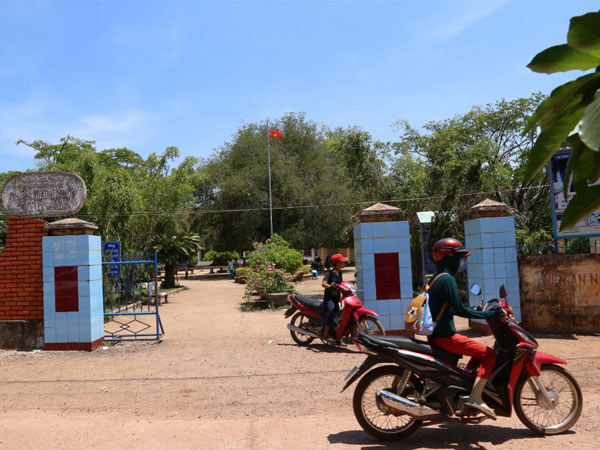 Nghi án bé gái lớp 2 bị giết chết tại vườn điều ở Bình Định