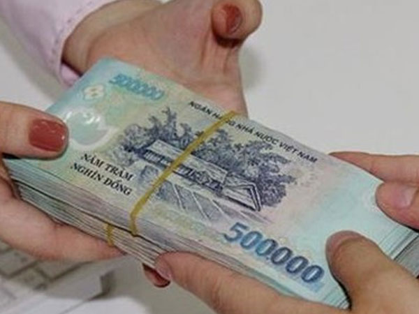 Tạm giữ một cộng tác viên báo chí nhận tiền doanh nghiệp