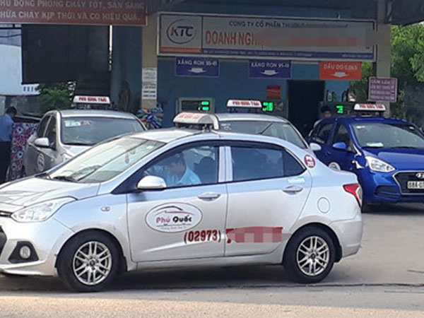 Hơn 1.000 taxi ồ ạt theo nhau ra Phú Quốc