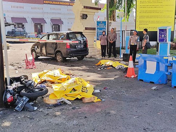 Tìm thấy 54 quả bom trong nhà nghi phạm đánh bom sở cảnh sát