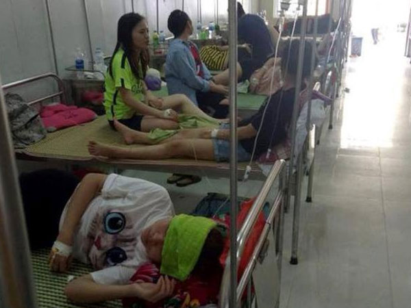 Video: Hơn 70 sinh viên ngộ độc sau buổi liên hoan