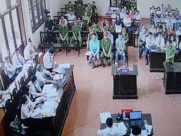 Xử BS Lương: LS đề nghị đối chất trực tiếp với điều tra viên