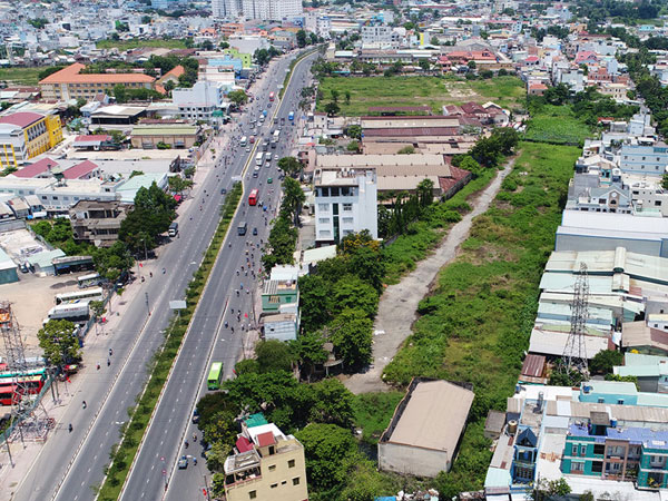 4 khu đất công bỏ hoang trên đoạn đường hơn 1 km ở Sài Gòn